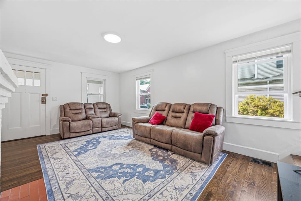569 Lincoln Ave, Saugus MA 01906 photo 4