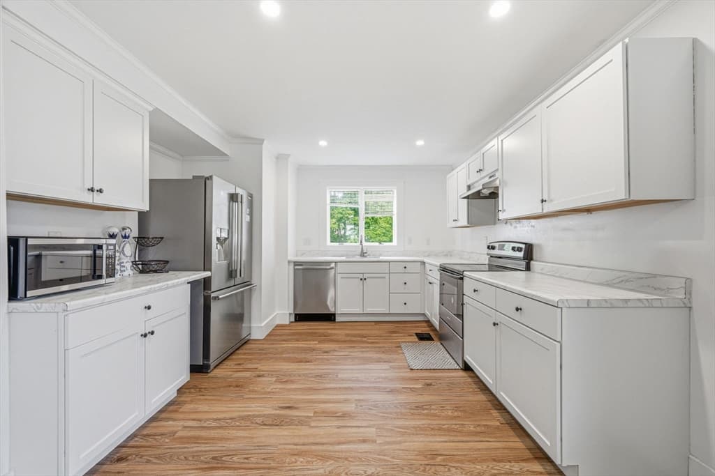 569 Lincoln Ave, Saugus MA 01906 photo 8