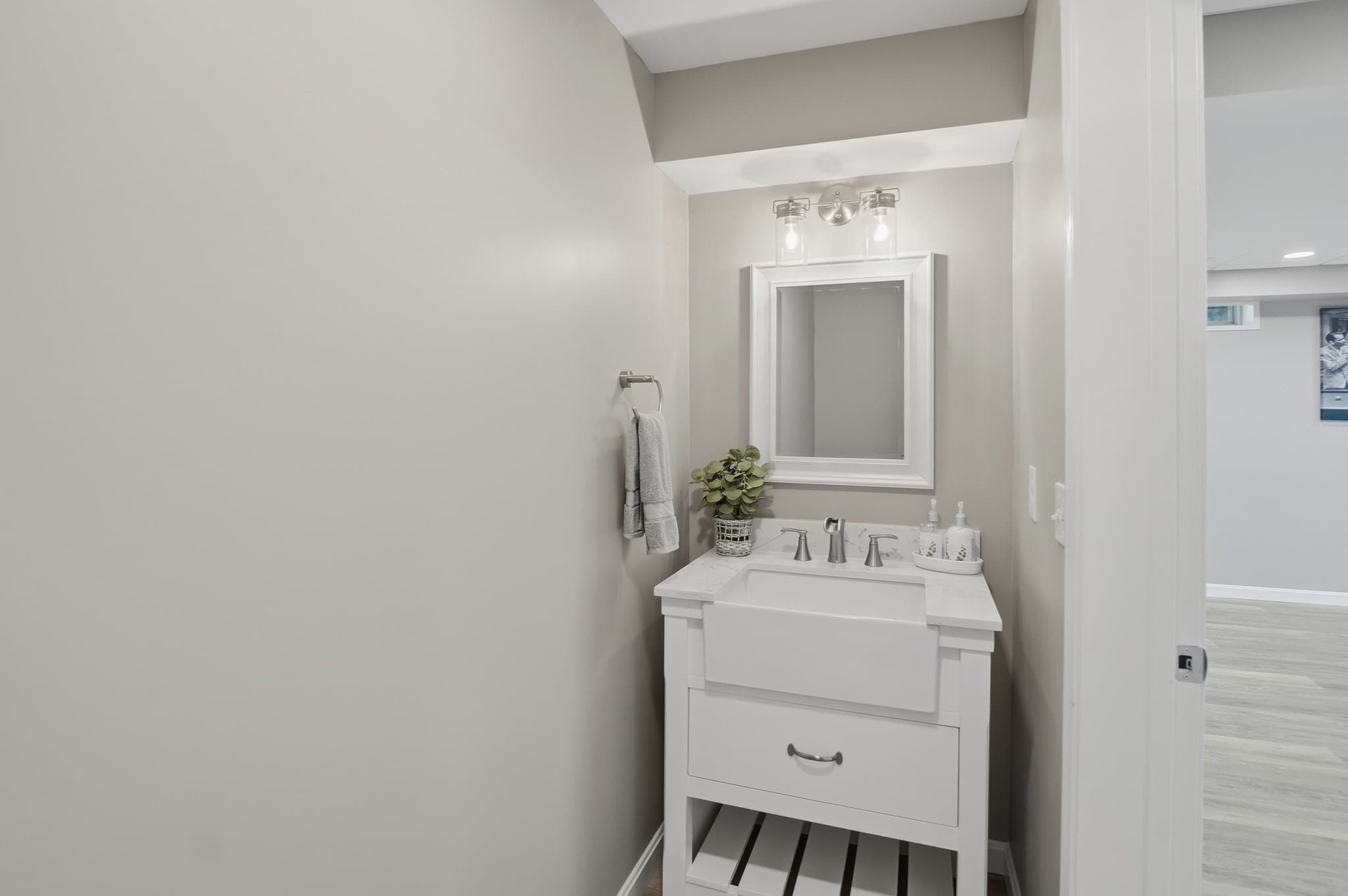 Single Family Residence at 176 Southold Road, Auburn MA 01501, Auburn, photo 29 of 36