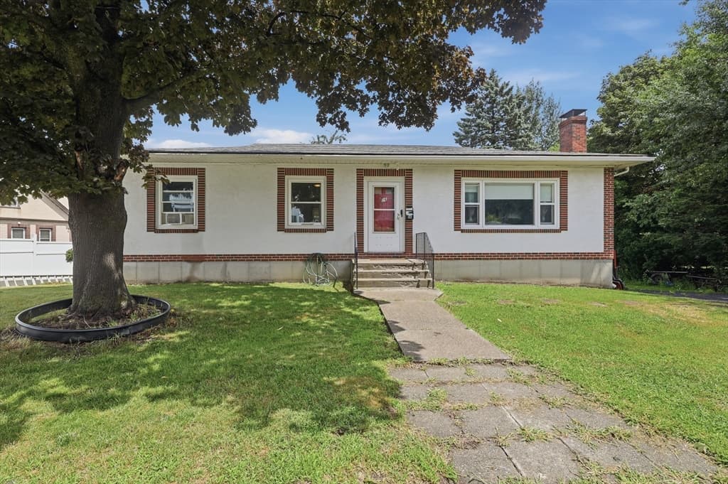 16 Providence Street, Fitchburg MA 01420