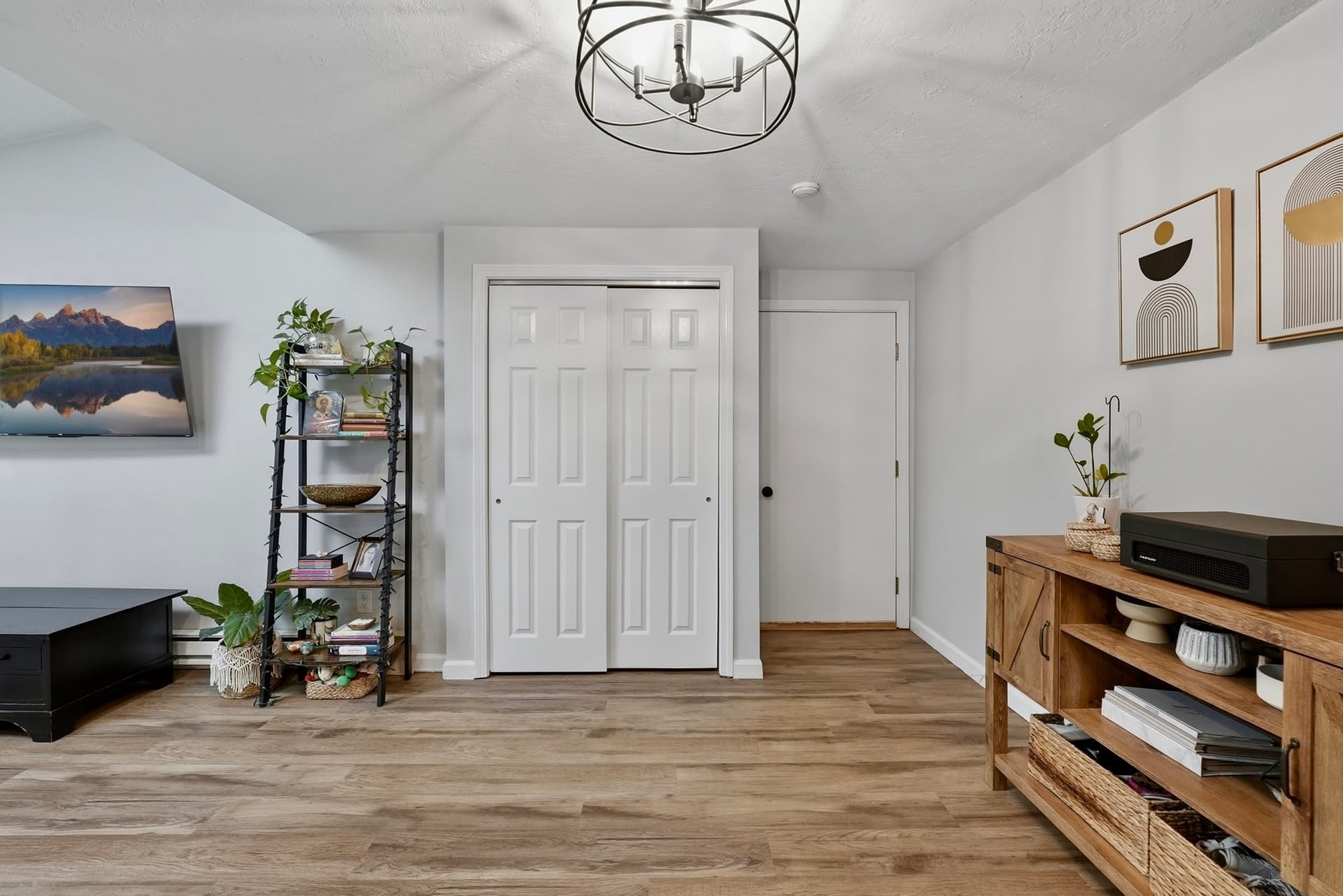 Condominium at 75 Huntoon Memorial Hwy # 10, Leicester MA 01524, photo 3 of 22