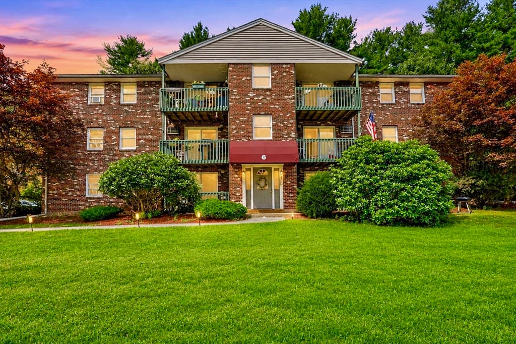 75 Huntoon Memorial Hwy # 10, Leicester MA 01524