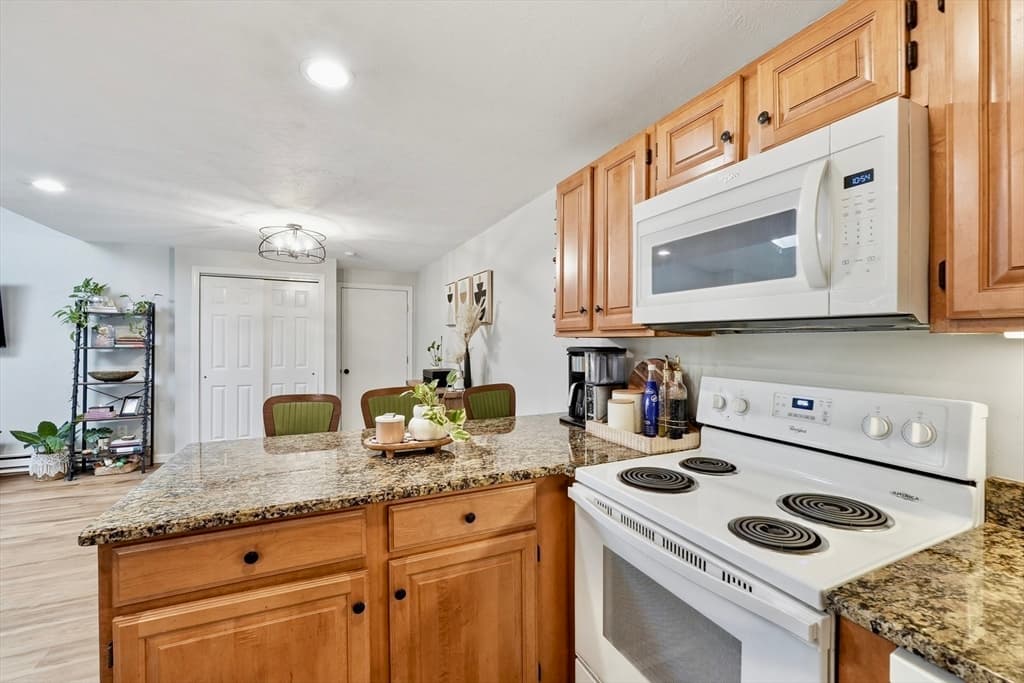 75 Huntoon Memorial Hwy # 10, Leicester MA 01524 photo 11