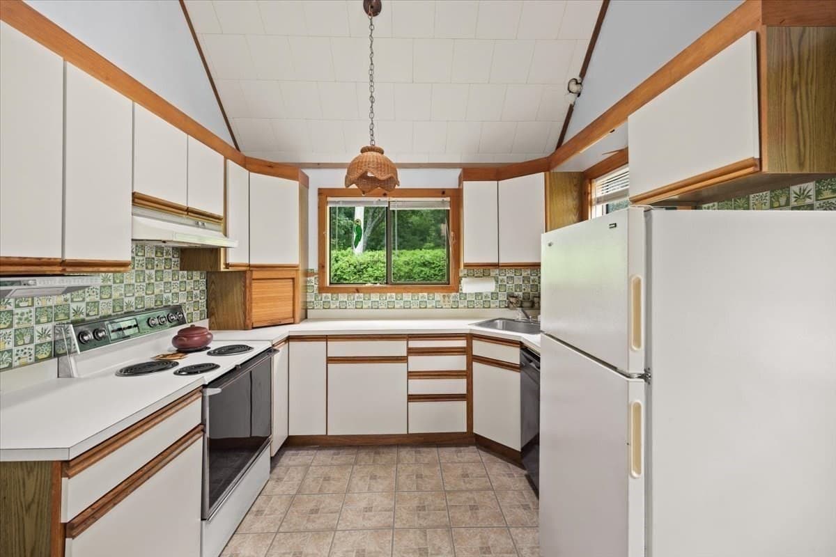 Single Family Residence at 7 Cranberry Road, Plymouth MA 02560, photo 13 of 41
