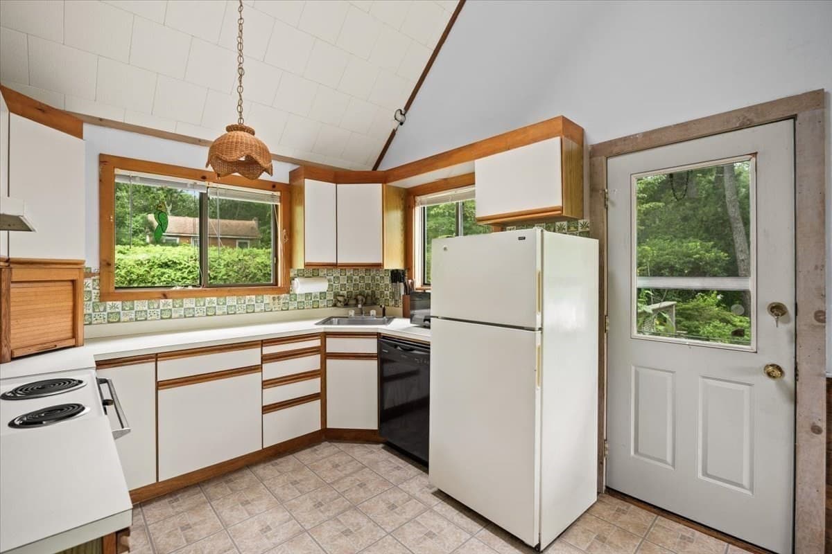 Single Family Residence at 7 Cranberry Road, Plymouth MA 02560, photo 15 of 41