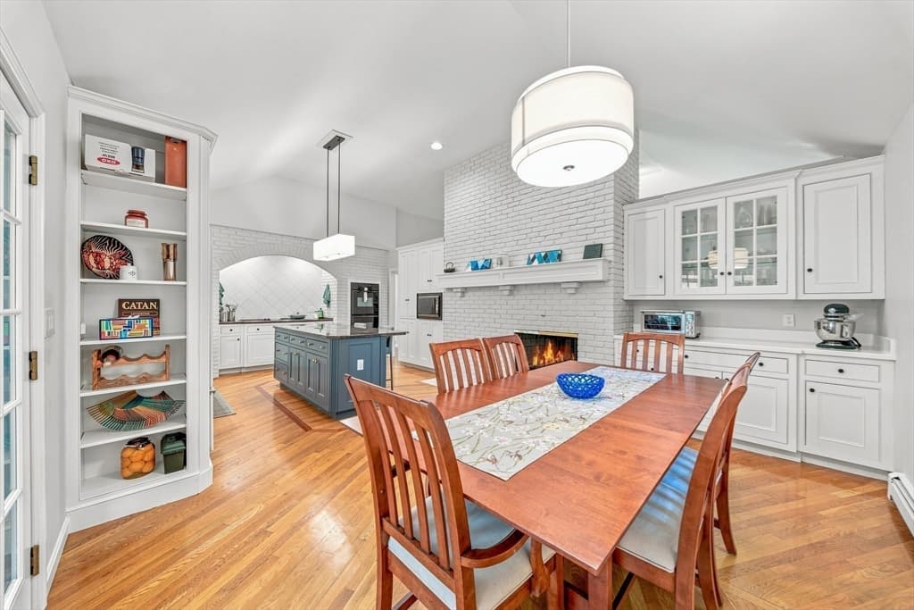 25 Laxfield Rd, Weston MA 02493 photo 13