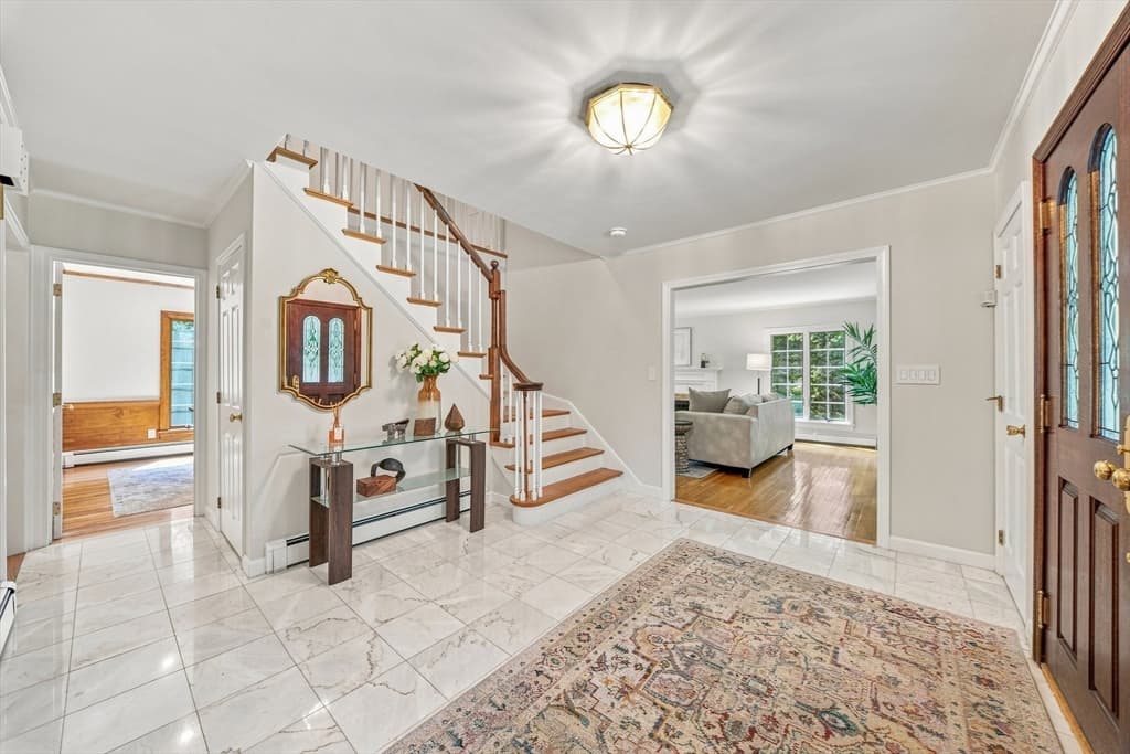 25 Laxfield Rd, Weston MA 02493 photo 3