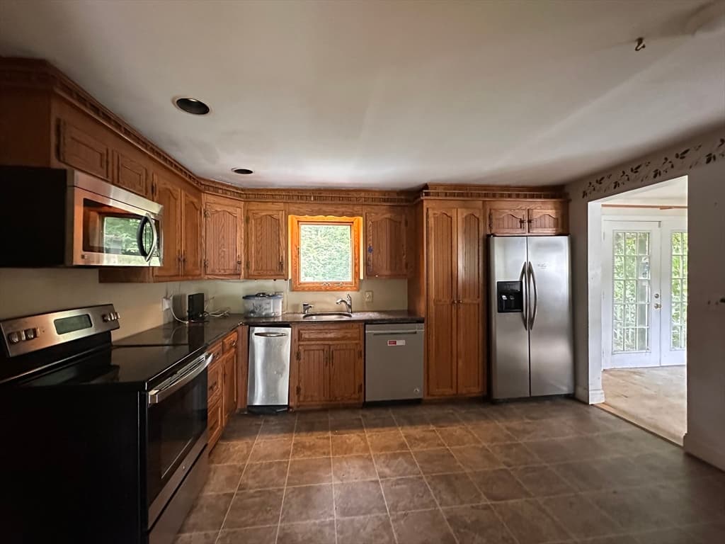 4 Windsor St, Chelmsford MA 01824 photo 3