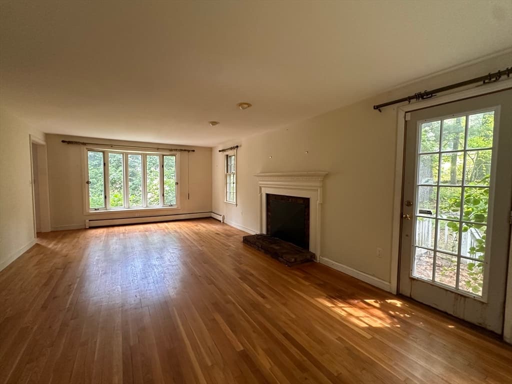 4 Windsor St, Chelmsford MA 01824 photo 4