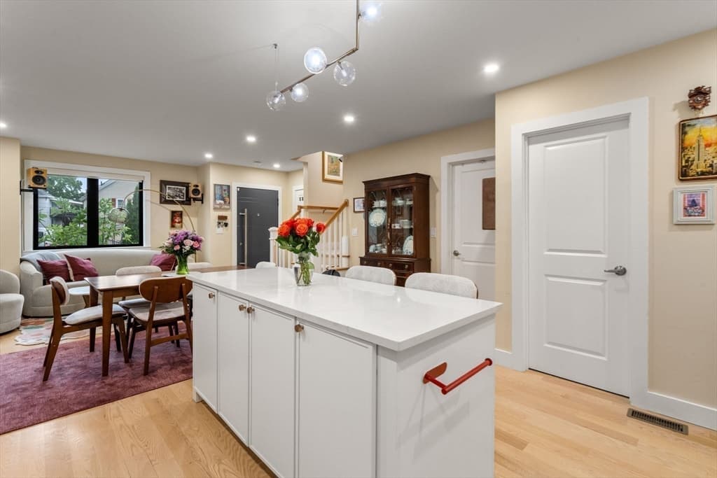 14 Brook Ave # 2, Waltham MA 02453 photo 6