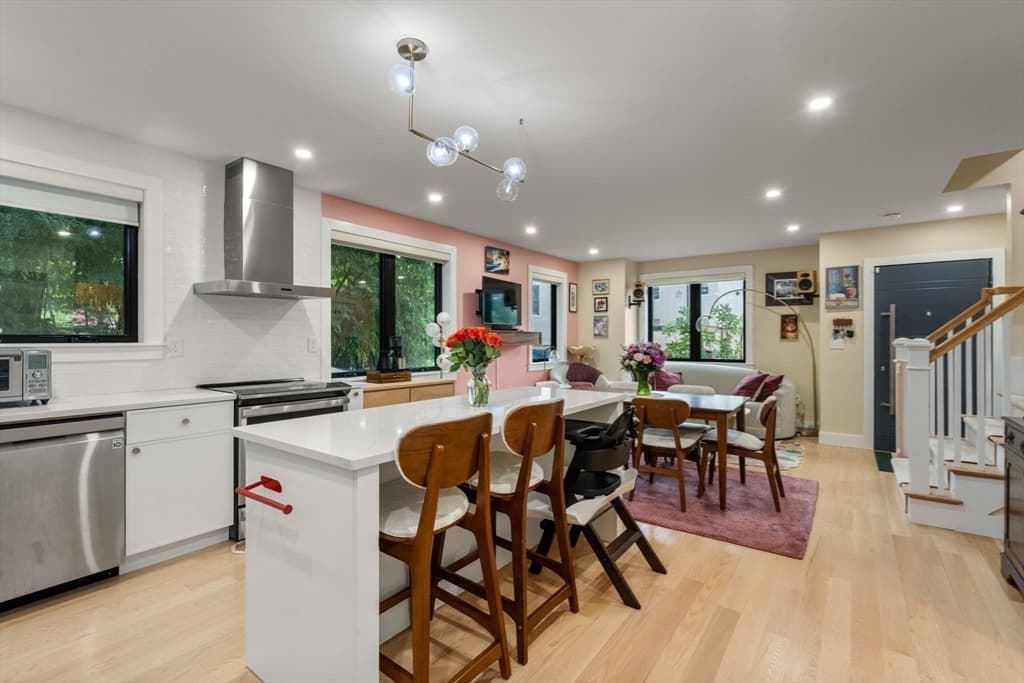 14 Brook Ave # 2, Waltham MA 02453 photo 3