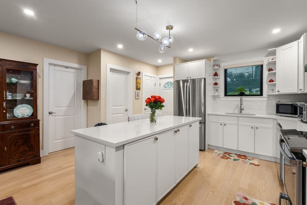 14 Brook Ave # 2, Waltham MA 02453 photo 5