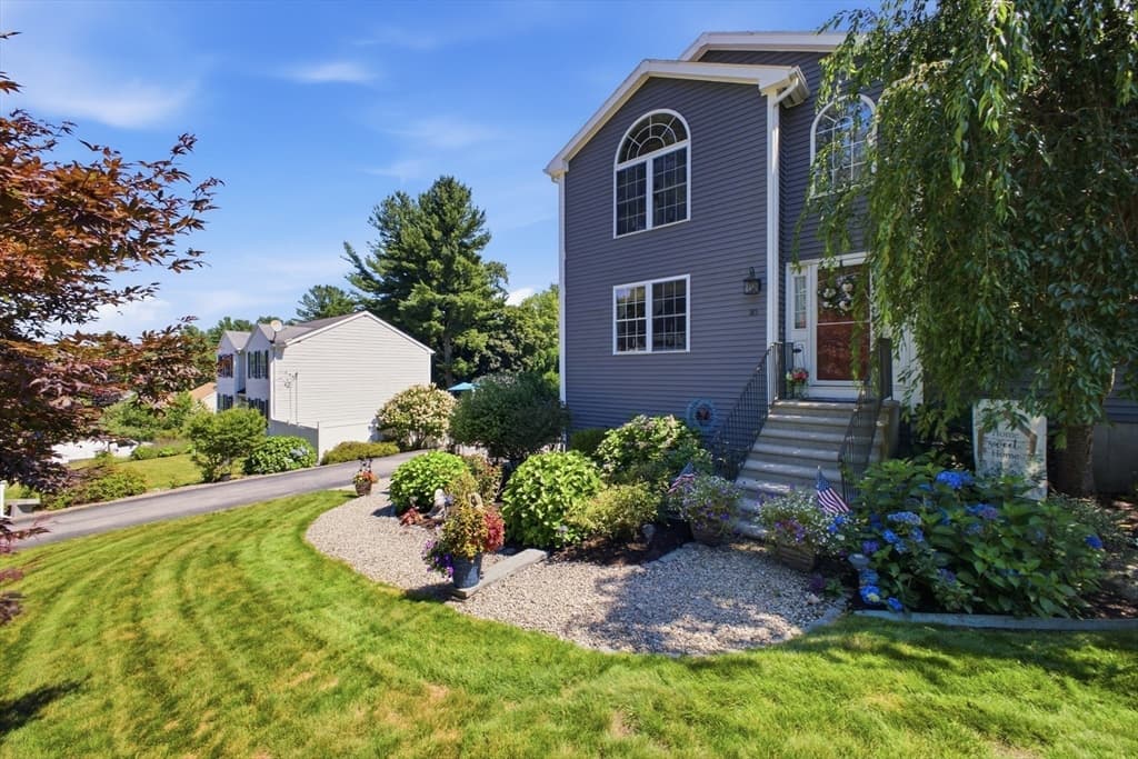 Single Family Residence at 10 Fairfield Drive, Dudley MA 01571, Dudley, photo 3 of 42