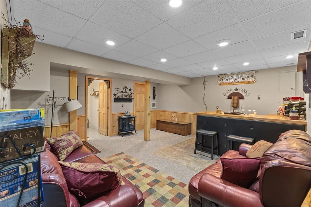 Single Family Residence at 10 Fairfield Drive, Dudley MA 01571, Dudley, photo 32 of 42
