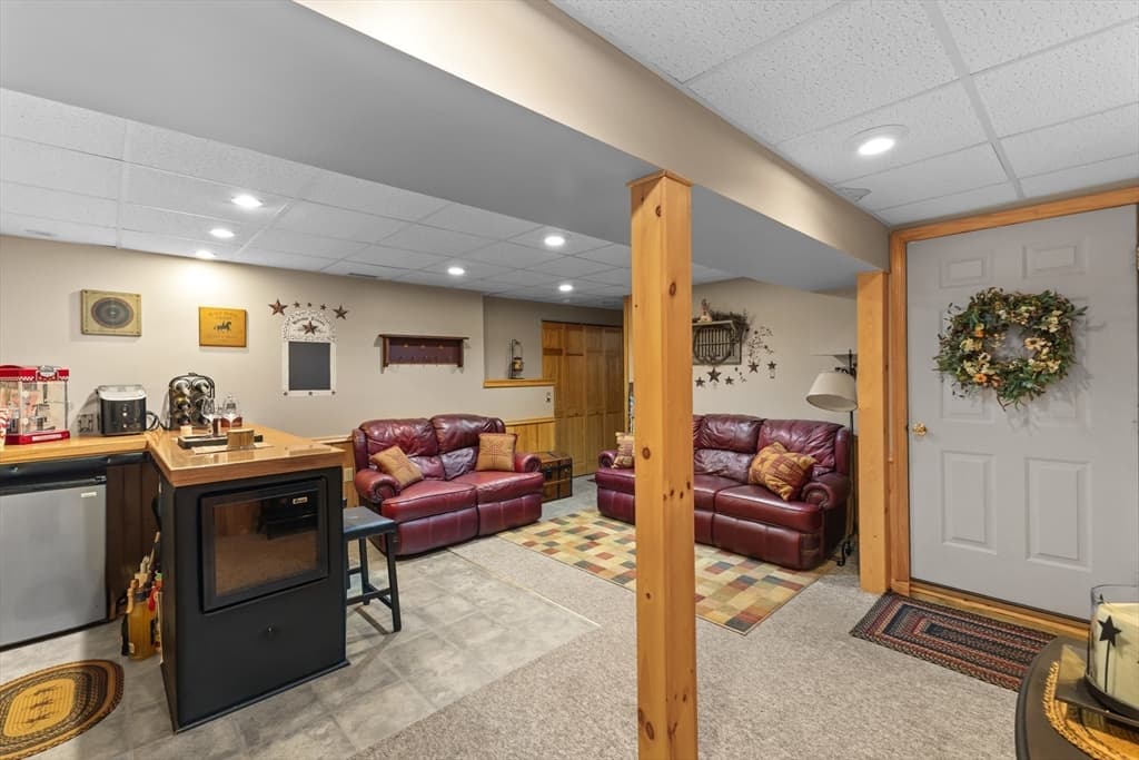 Single Family Residence at 10 Fairfield Drive, Dudley MA 01571, Dudley, photo 31 of 42