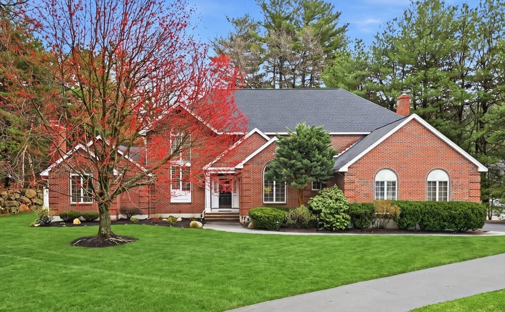 3 Newman Hill Dr, Andover MA 01810