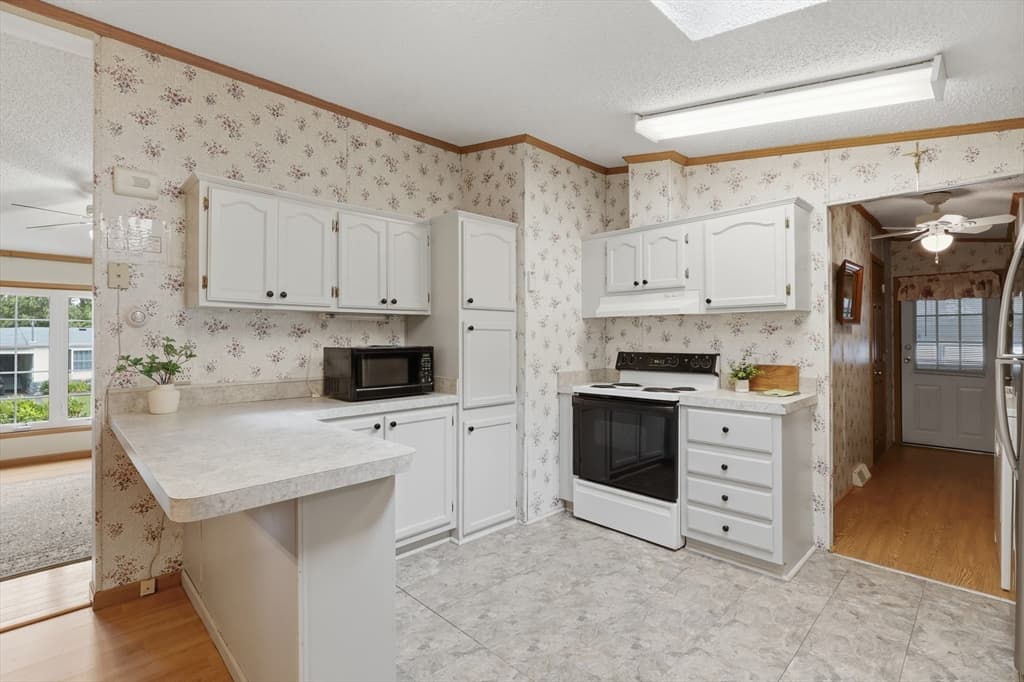 33 Bayberry Drive, Gardner MA 01440 photo 3