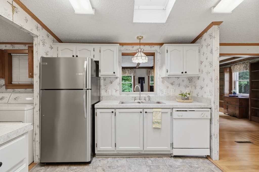 33 Bayberry Drive, Gardner MA 01440 photo 5