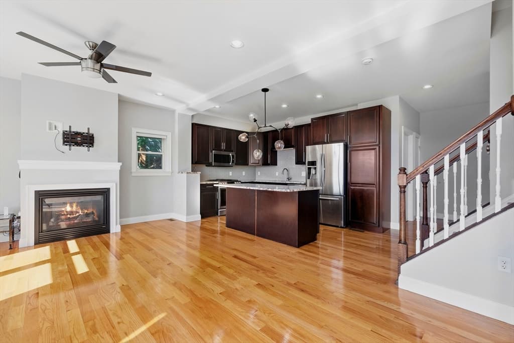 375 Border Street # 375, Boston MA 02128 photo 4