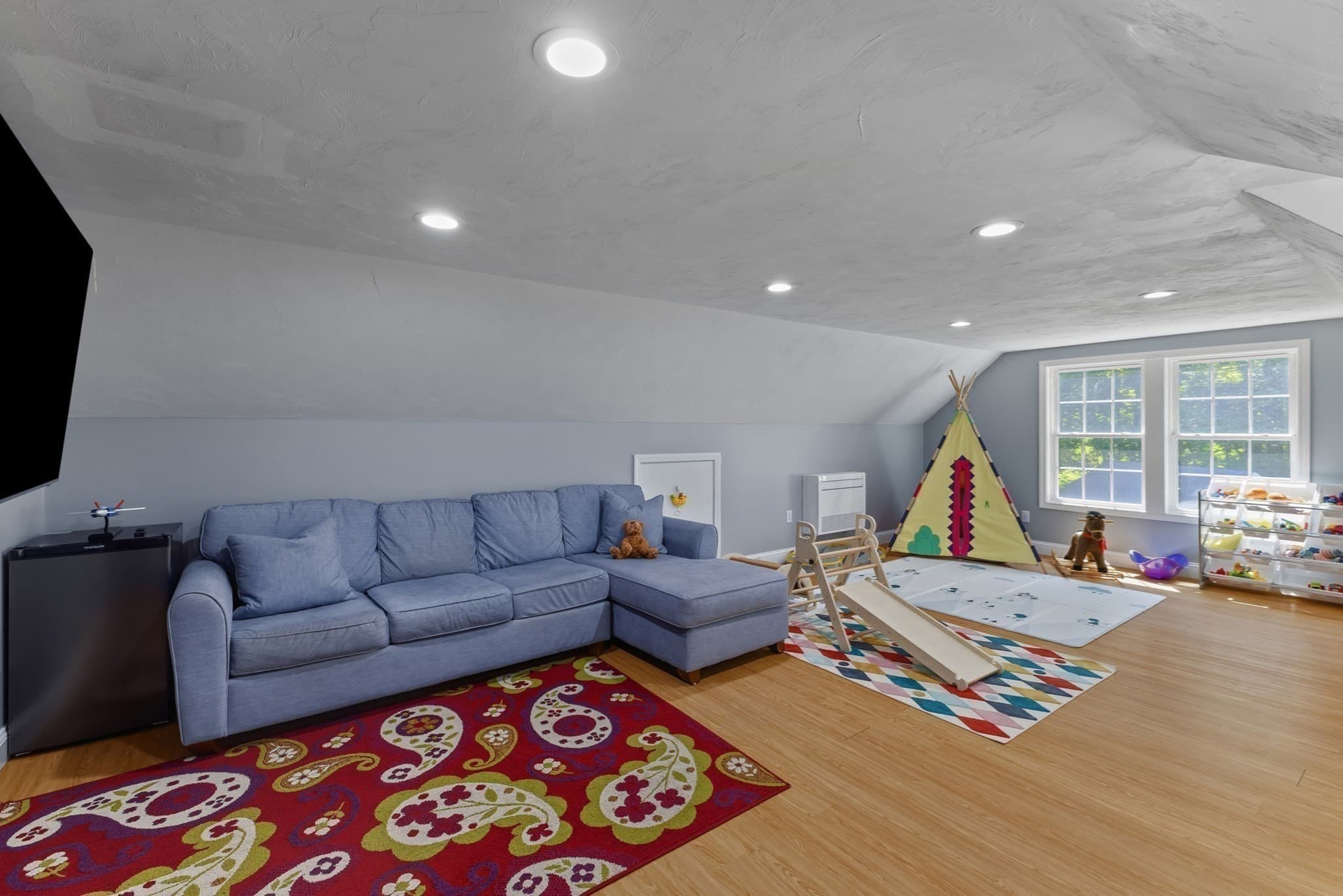 Single Family Residence at 8 Karen Ln, Milford MA 01757, photo 30 of 41