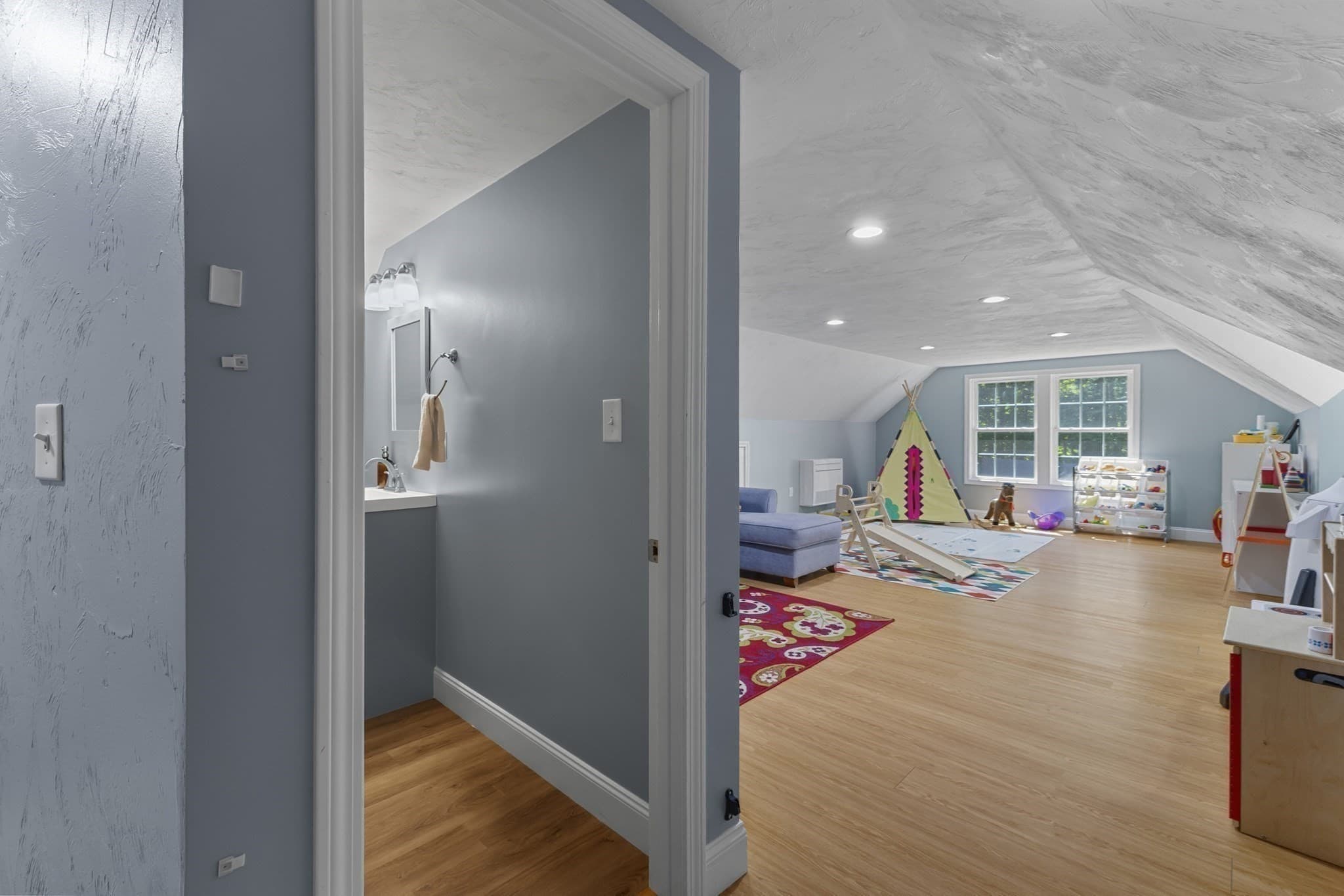 Single Family Residence at 8 Karen Ln, Milford MA 01757, photo 31 of 41