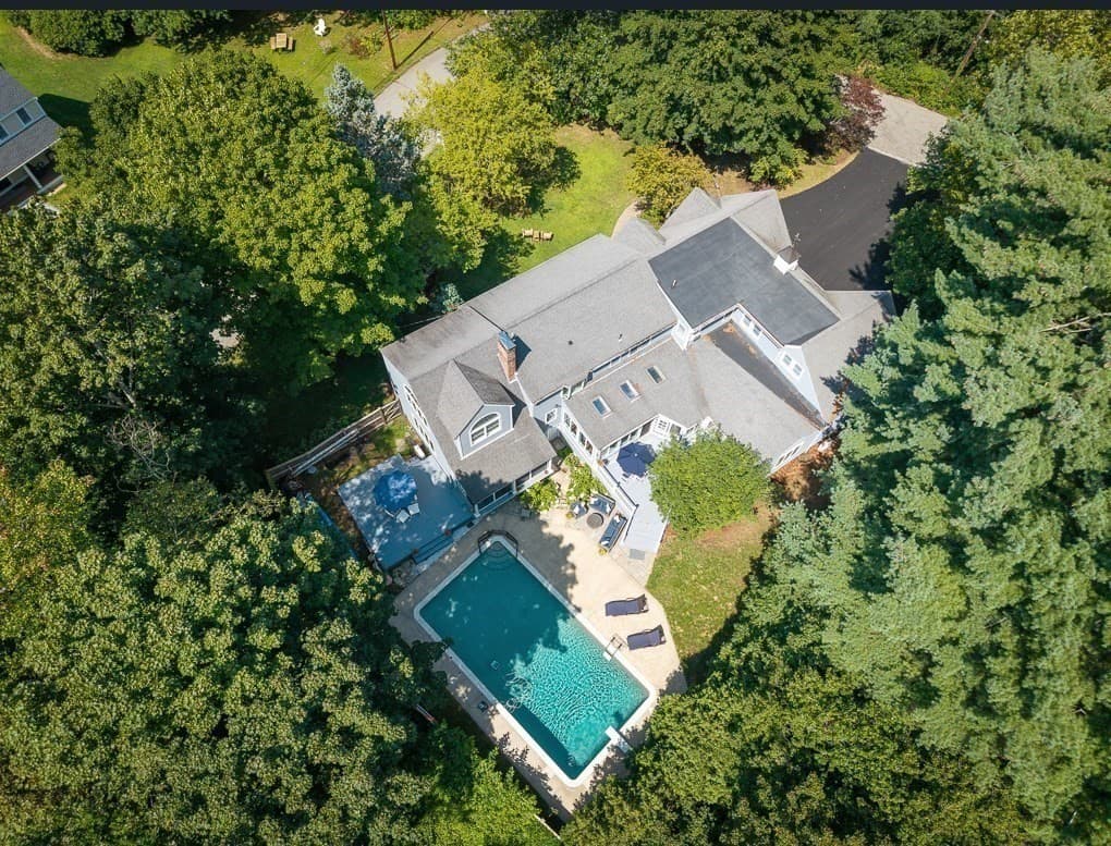 Single Family Residence at 2 Horseshoe Lane, Hamilton MA 01982, photo 3 of 42