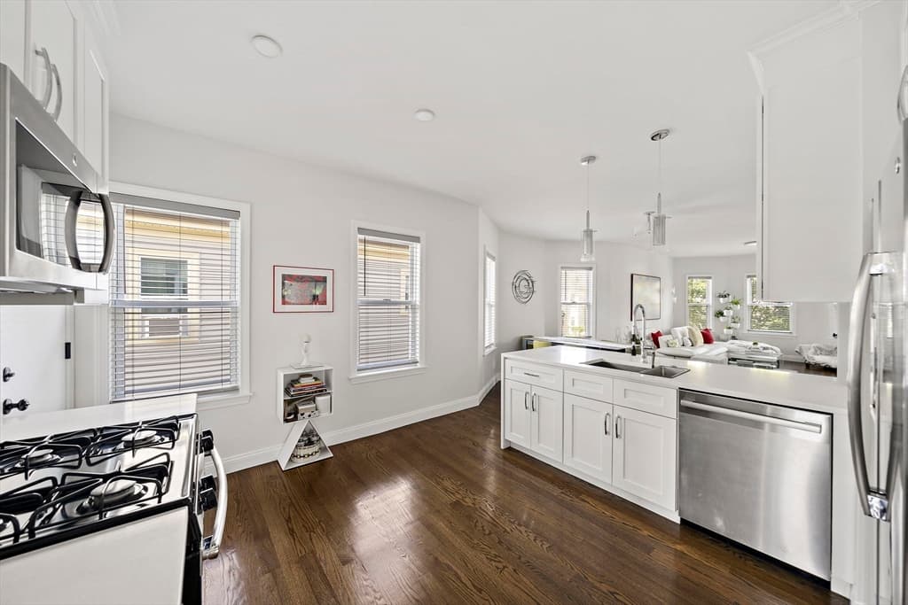 27 Whitten St # 2, Boston MA 02122 photo 4