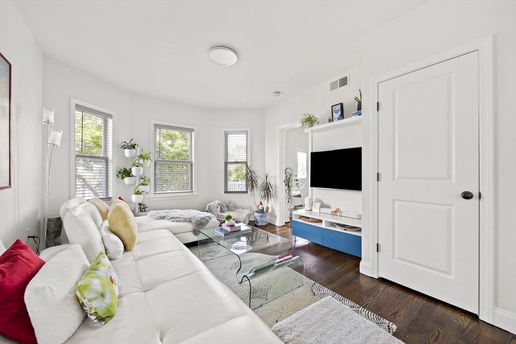 27 Whitten St # 2, Boston MA 02122 photo 8