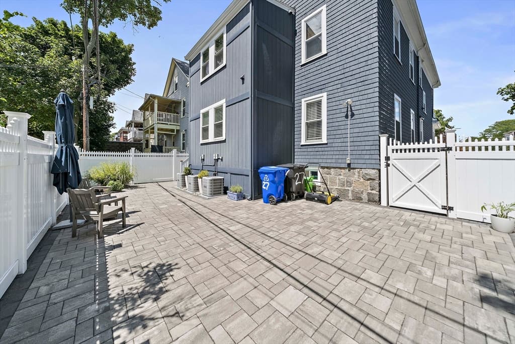 27 Whitten St # 2, Boston MA 02122 photo 25