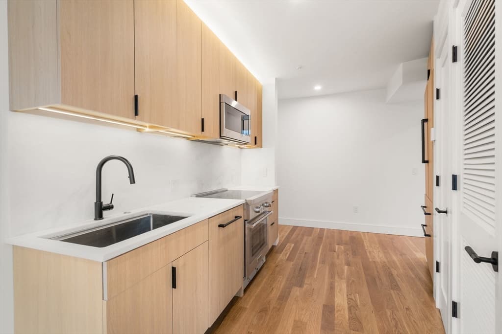 58 Kent # U304, Brookline MA 02445 photo 3
