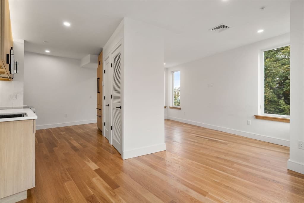 58 Kent # U304, Brookline MA 02445 photo 5