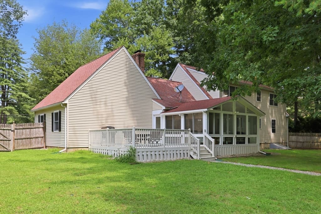 471 Porter Rd, East Longmeadow MA 01028 photo 2
