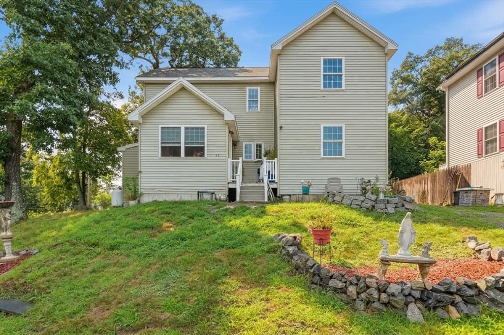 47 Pine Hill Road, Worcester MA 01604