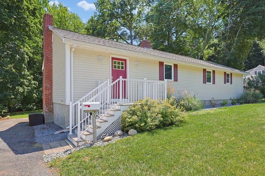 71 Carpenter Rd, Walpole MA 02081 photo 2