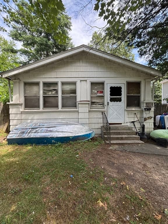 55 Leitch St, Springfield MA 01109
