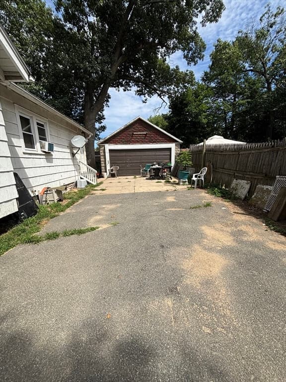 55 Leitch St, Springfield MA 01109 photo 10