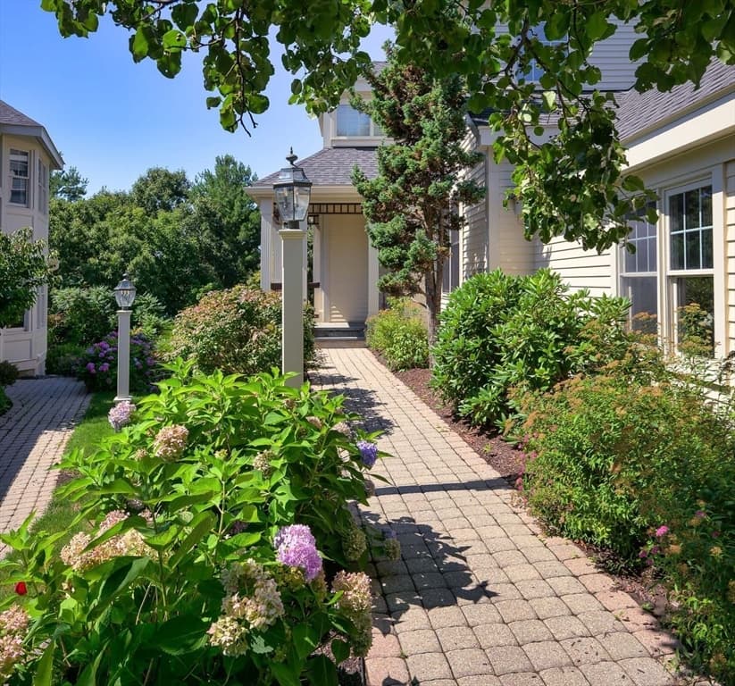 69 Carriage Hill Circle # 69, Southborough MA 01772 photo 4