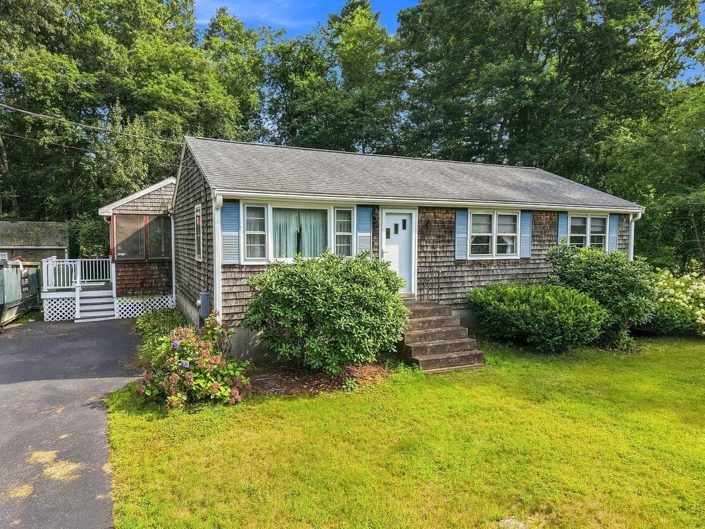 62 Purchase Street, Carver MA 02330