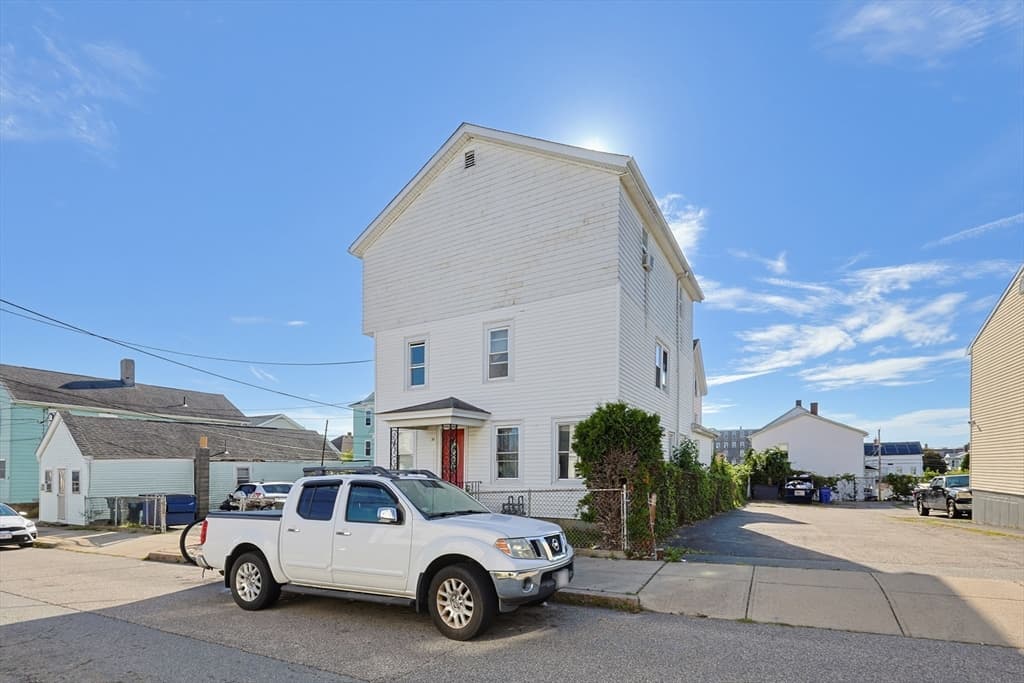 84-88 Orange St, Fall River MA 02720 photo 2