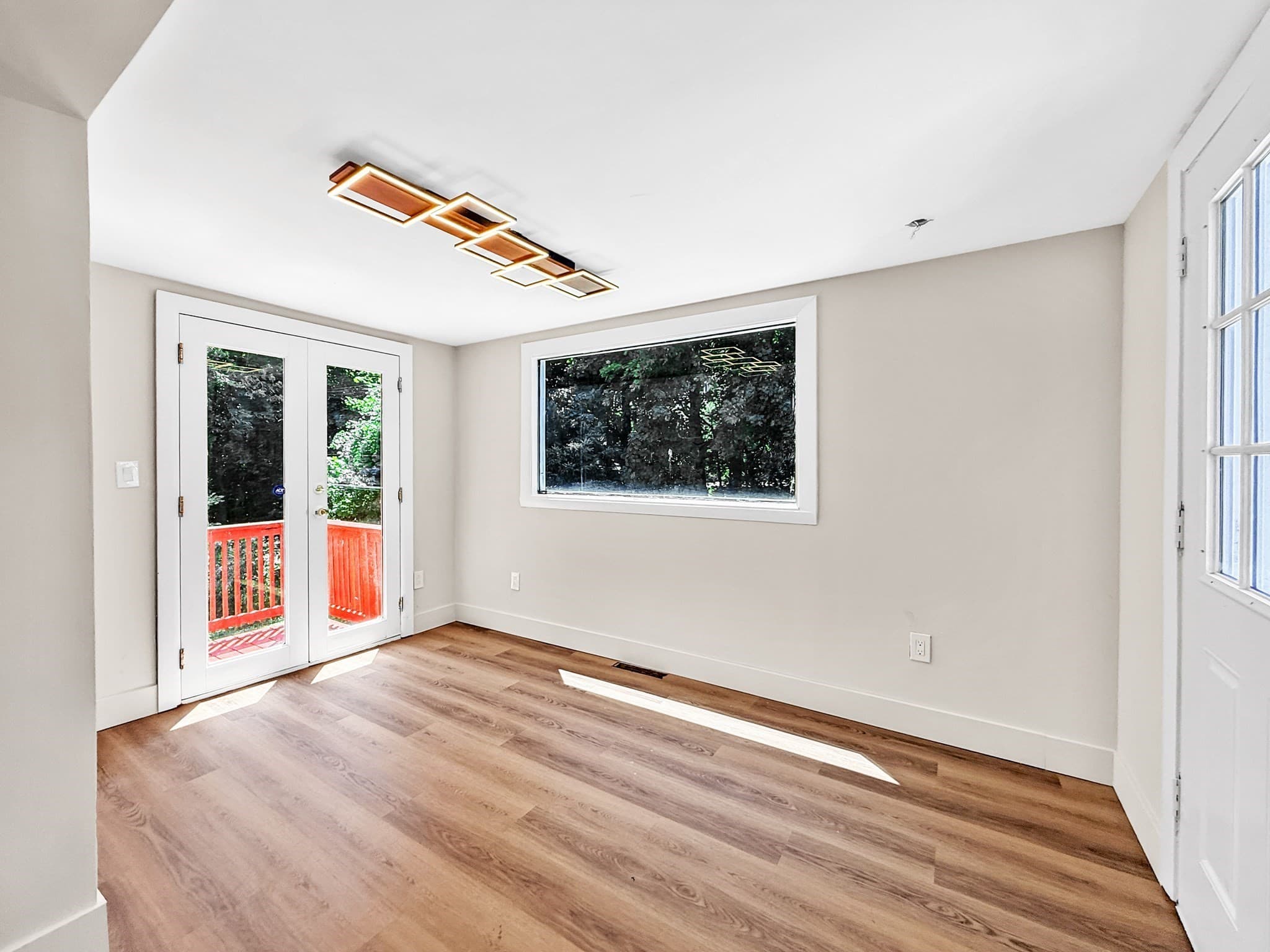 Single Family Residence at 89 Goodale St, Haverhill MA 01830, photo 7 of 36