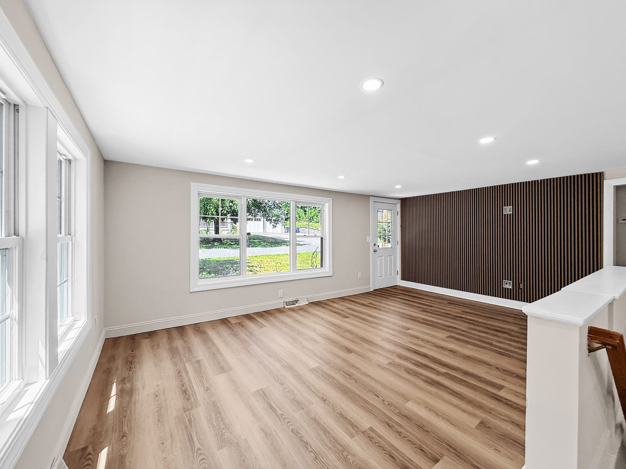 Single Family Residence at 89 Goodale St, Haverhill MA 01830, photo 10 of 36