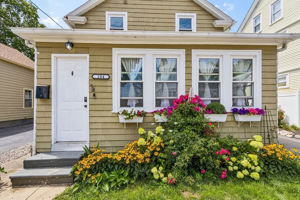 104 East Street, North Attleboro MA 02760 photo 5