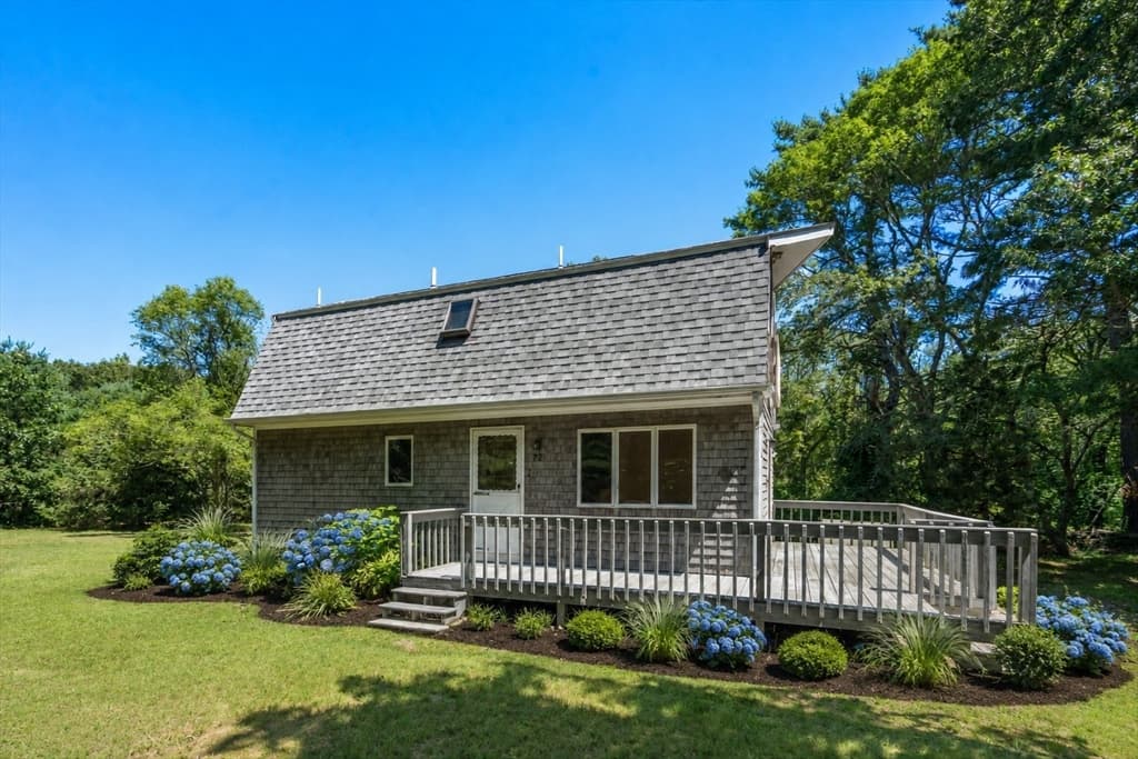 32 Acushnet Rd, Mattapoisett MA 02739 photo 3