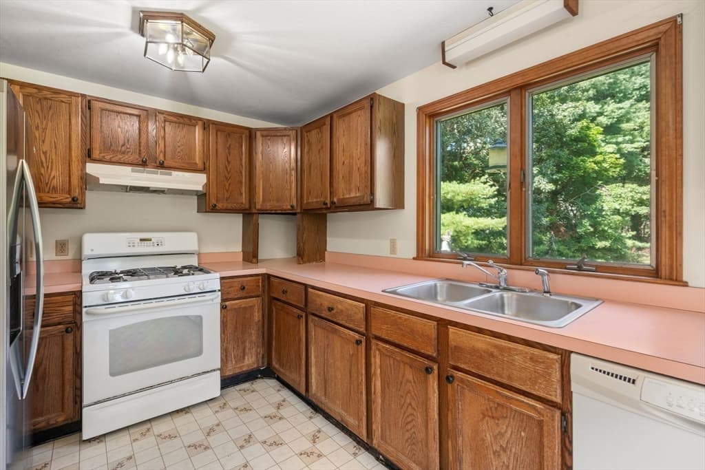 32 Acushnet Rd, Mattapoisett MA 02739 photo 10