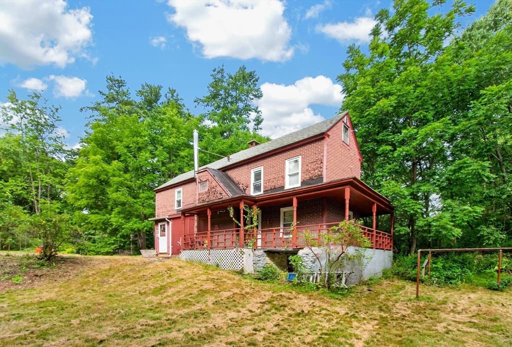 542-R Wanoosnoc Rd, Fitchburg MA 01420