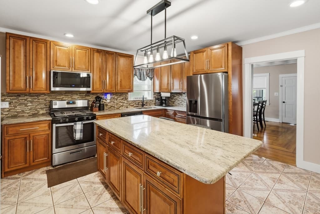 179 Pilgrim Ave, Worcester MA 01604 photo 6
