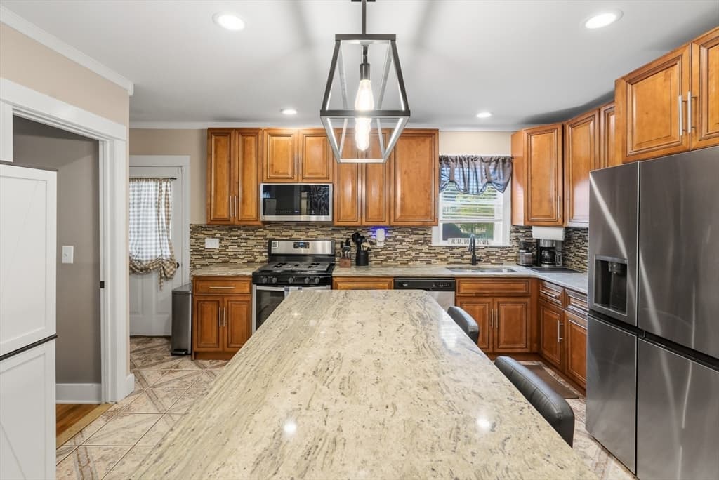 179 Pilgrim Ave, Worcester MA 01604 photo 7