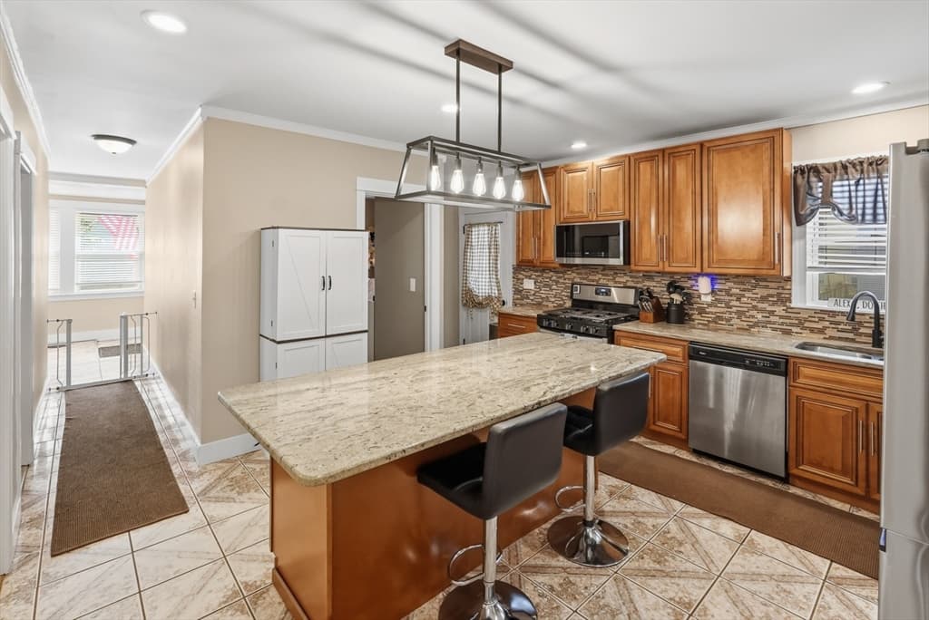 179 Pilgrim Ave, Worcester MA 01604 photo 5