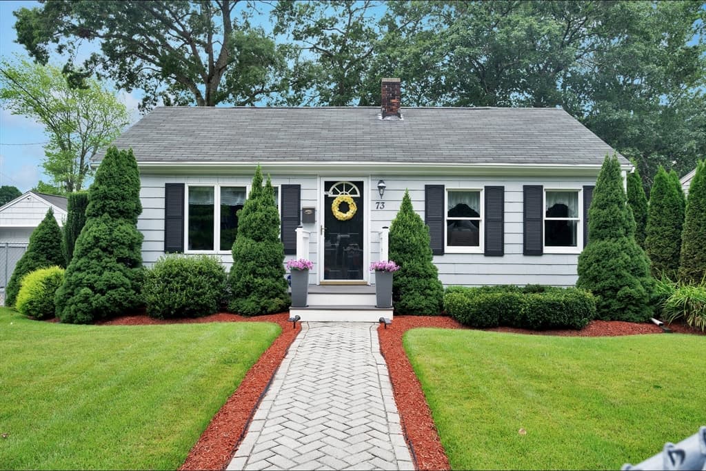 73 Green St, Abington MA 02351