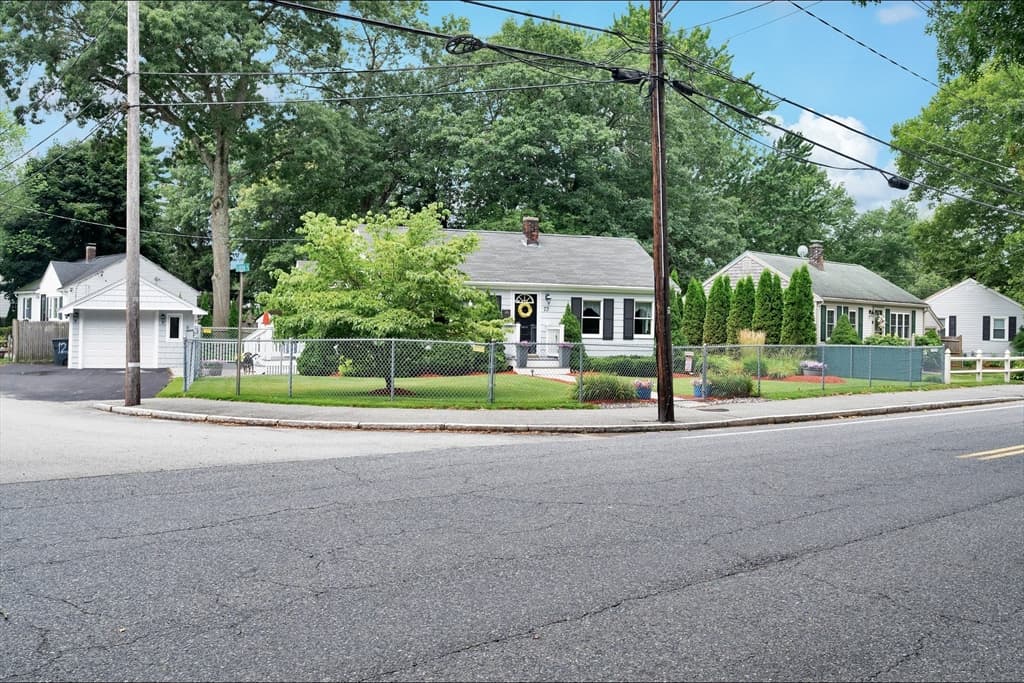 73 Green St, Abington MA 02351 photo 4
